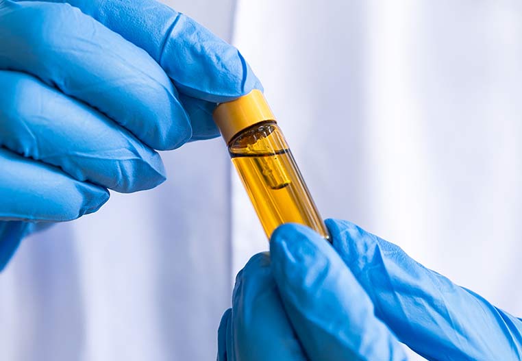 Omnioil-Laboranalyse-von-Oelen-Industrie